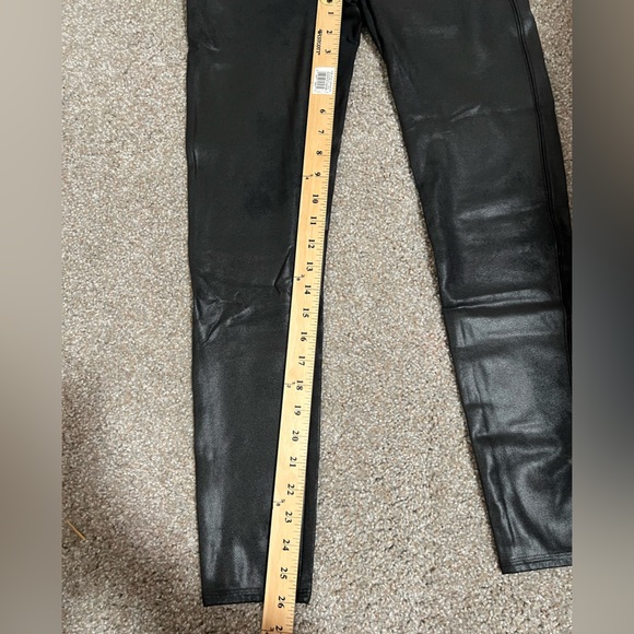 Women’s Spanx Faux Leather Legging - Size XL - Picture 2 of 3